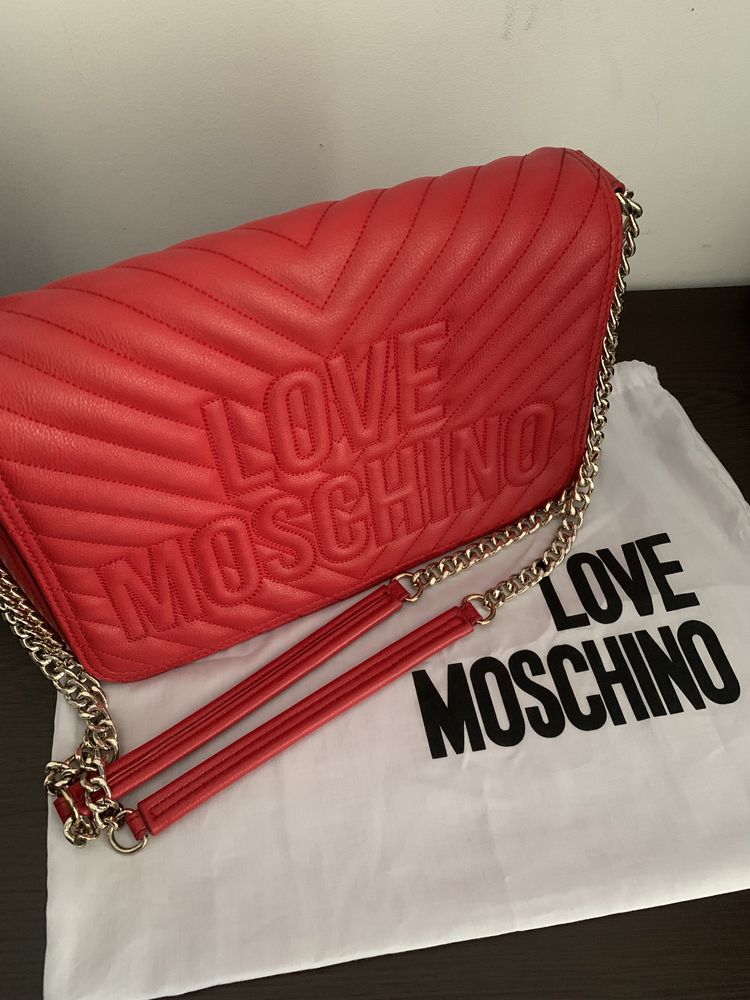 чанта Love Moschino