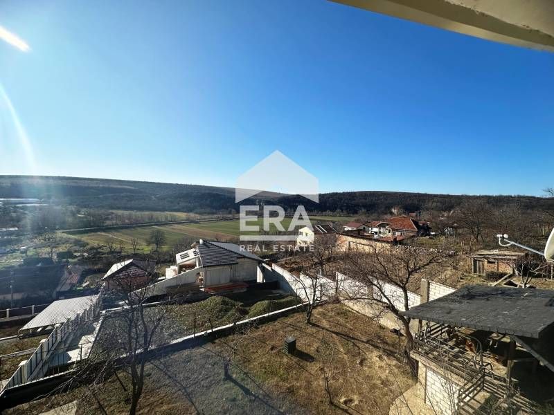 Многофамилна четириетажна къща в с. Басарбово