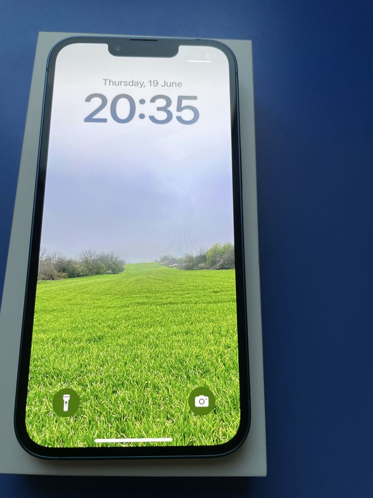 iPhone 13 128Gb  с гаранция