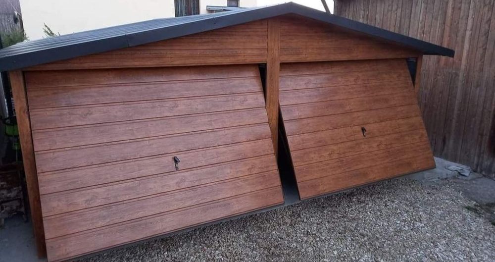 Garajele standard din panoiri sandwich pe care le fabricăm,