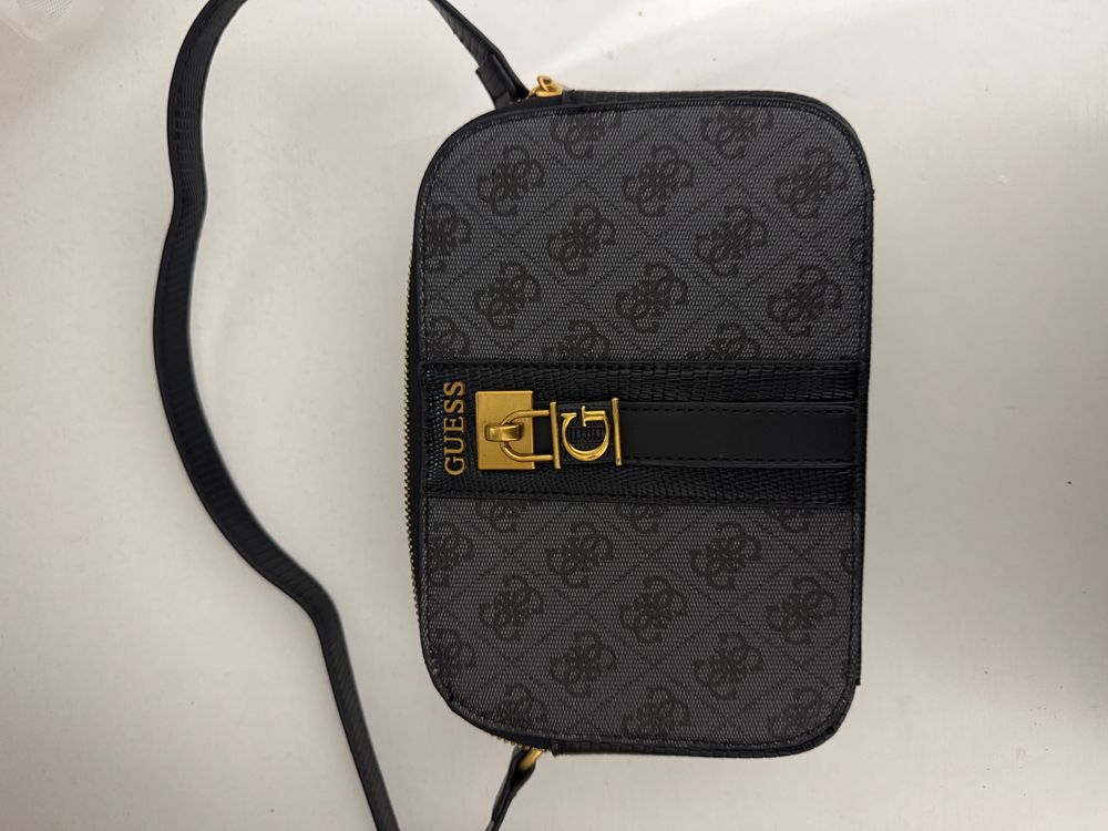Продам сумку Guess новая с мешком