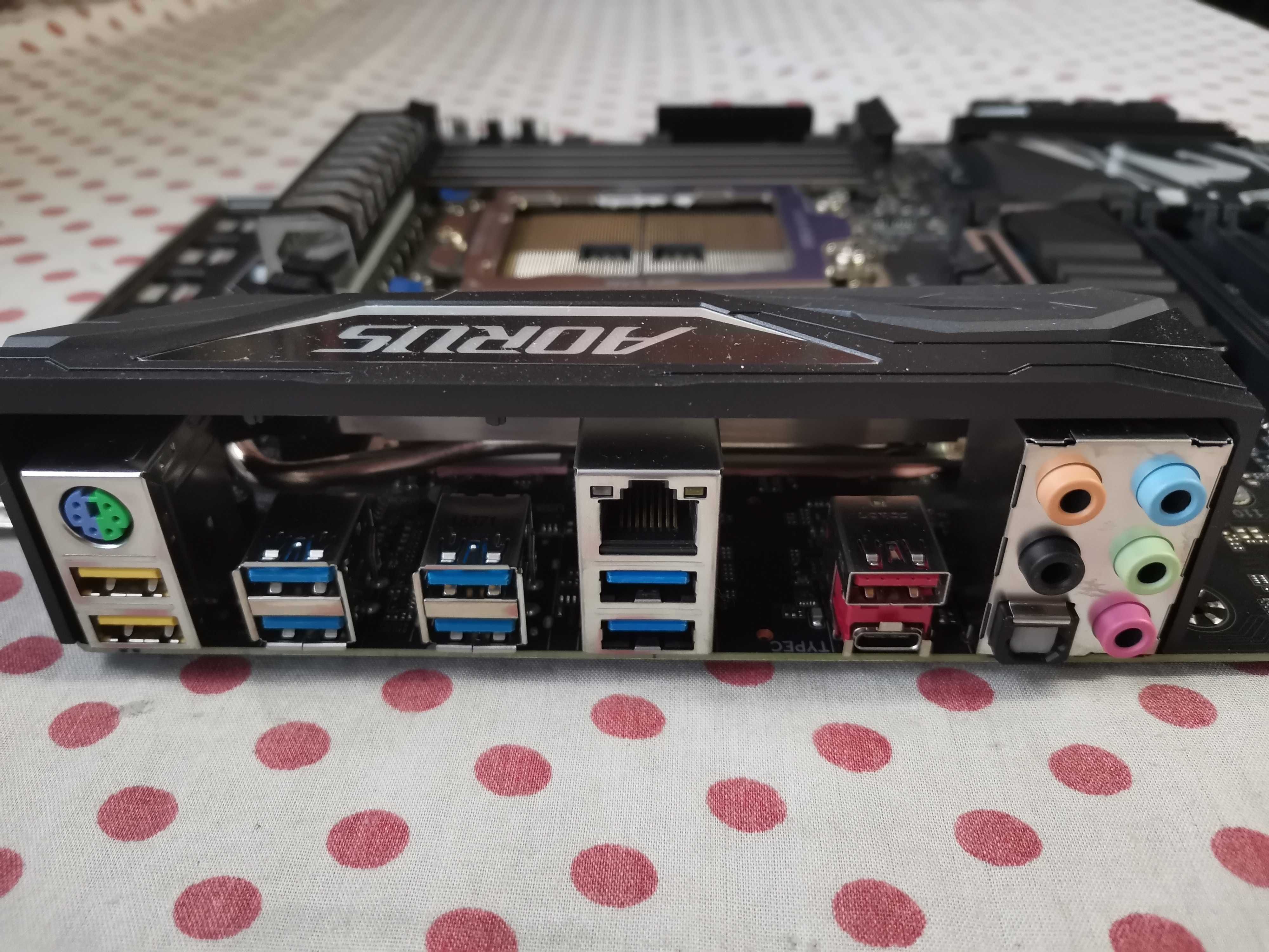 Placa de baza Gigabyte X399 Aorus PRO Socket TR4.