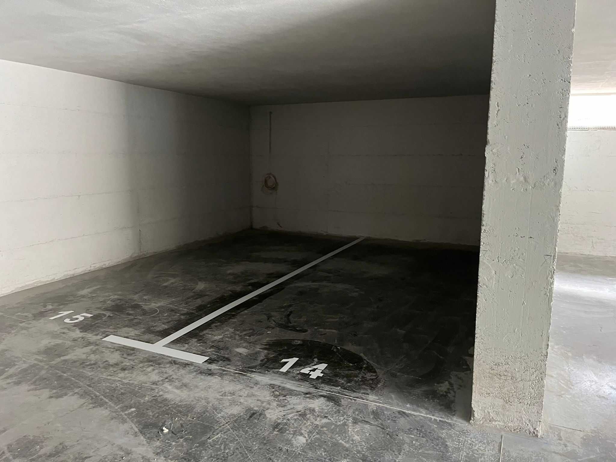 Inchiriez garaj loc de parcare subteran,zona Soarelui Sud Plaza Prezan