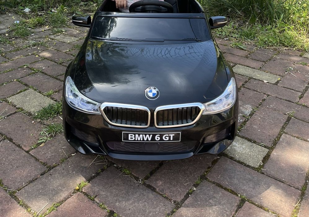 Акумулаторна кола BMW 6 GT,12V с меки гуми с кожена седалка