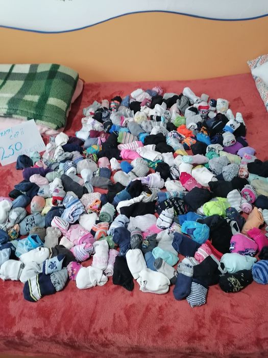 REDUCERE : Ciorapi pentru copii :  250 perechi