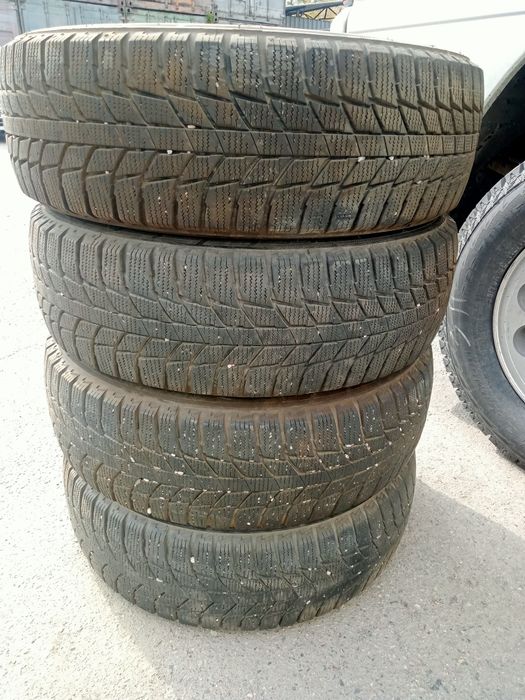 Продам зимние шины TRIANGLE 185/70/14