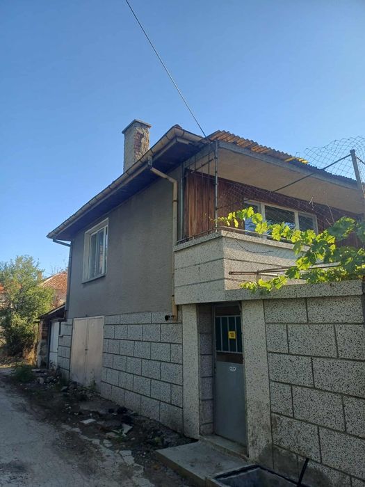 Къща в село Попинци