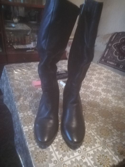 Сапоги женские.Демисезонные.Размер 38.Натуральная кожа. Новые.