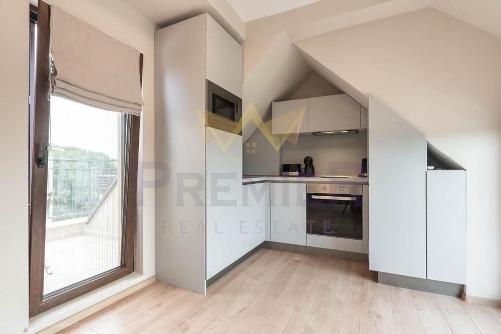 Дава се под наем Двустаен апартамент в Варна, Гръцка махала - 65 кв.м за 900 € - Снимка #1