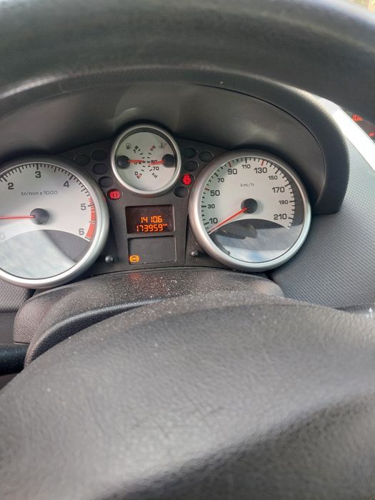 Vând Peugeot 207