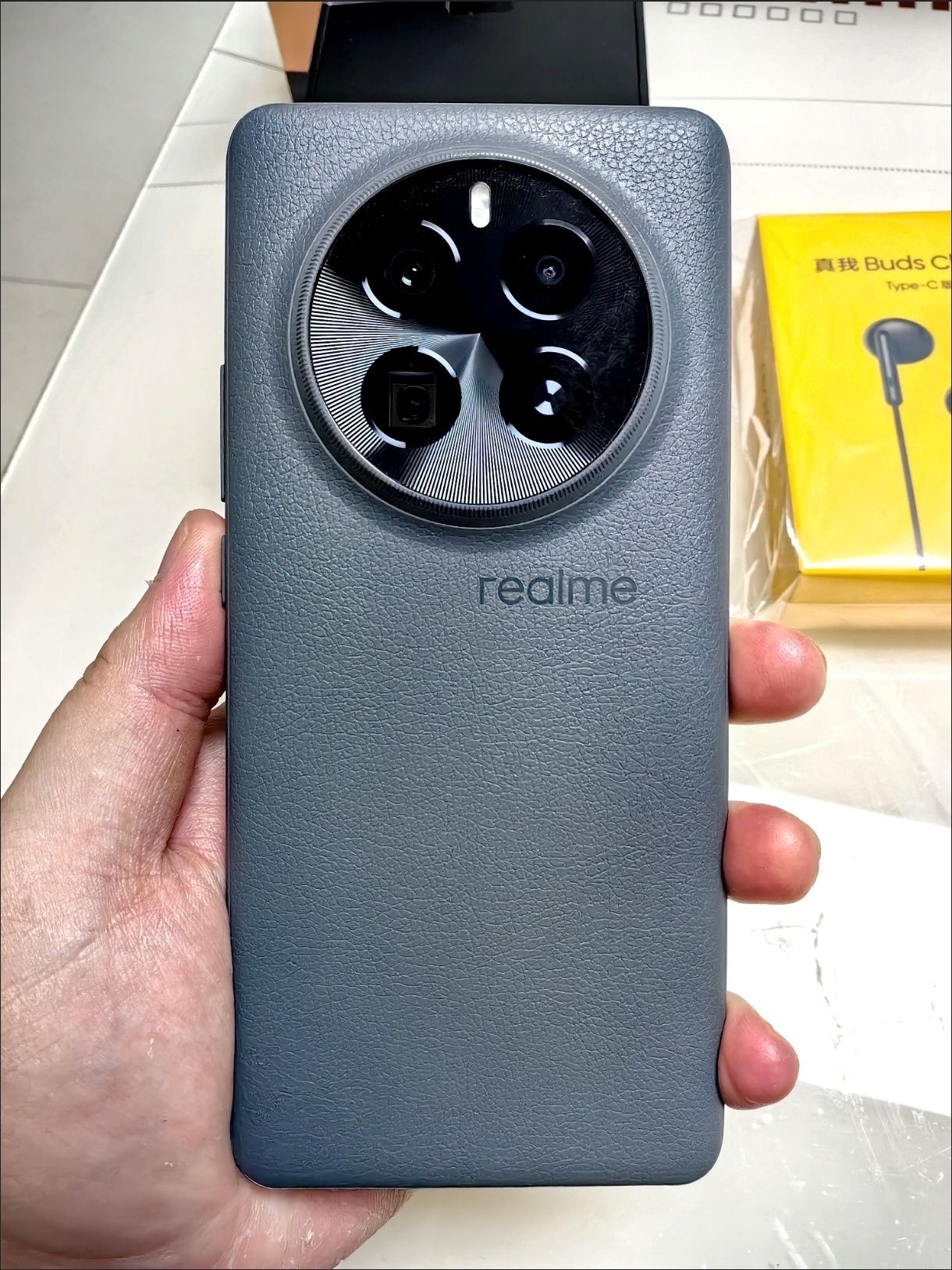 Realme GT5 Pro (Pre-order)