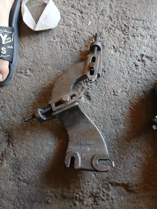 Strung american la220 v