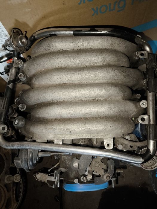 Впускной коллектор  на Ауди