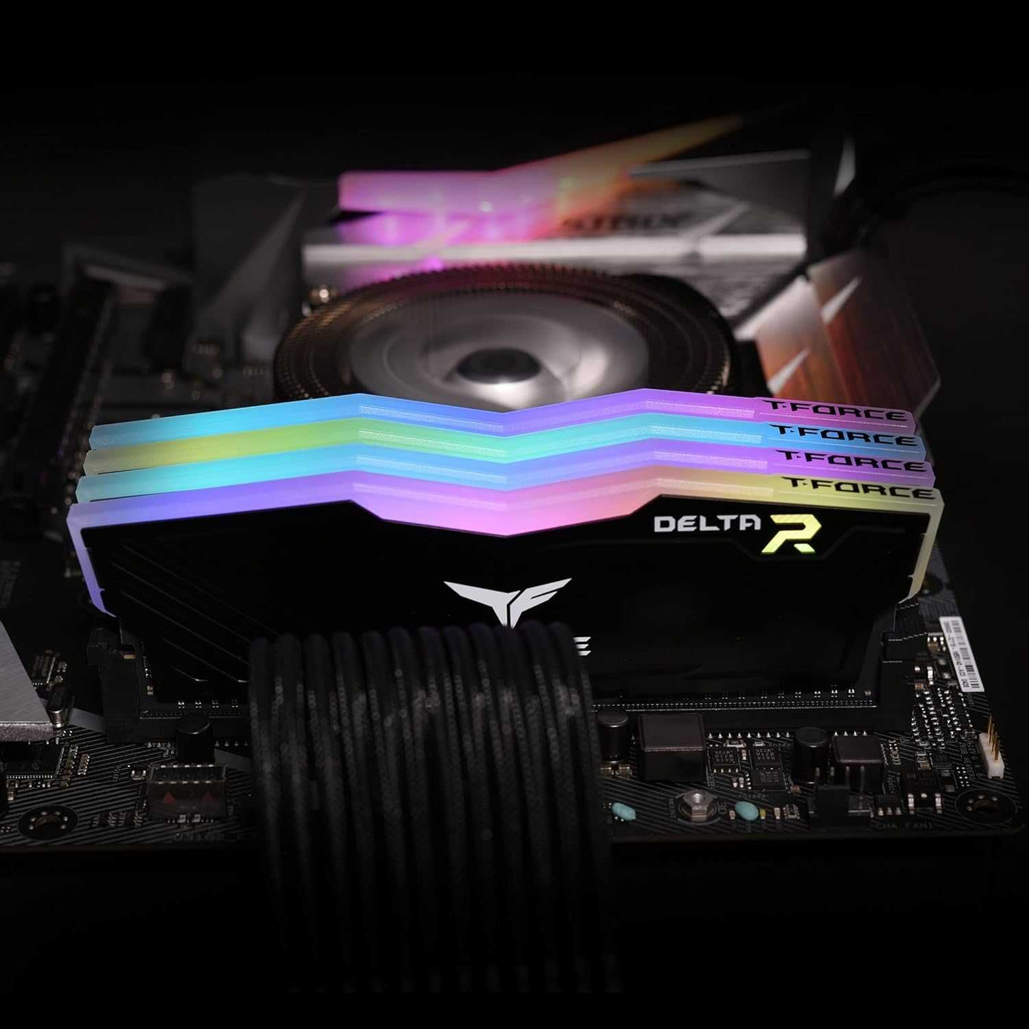Рам памет TEAMGROUP T-Force Delta RGB DDR4 32GB (2x16GB) 3200MHz
