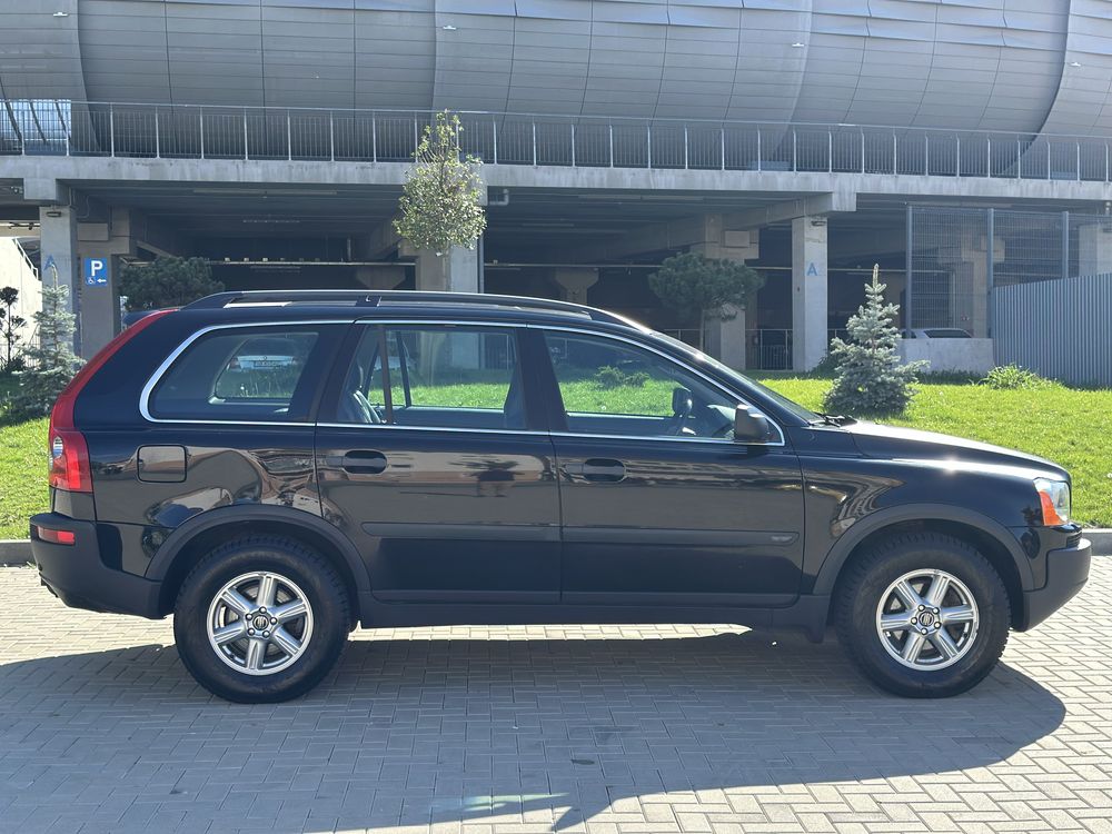 Volvo XC90 • 2.5i AWD 4x4 • Automatic • 90.000KM