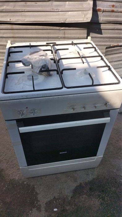 Газовая плита Bosch 60*60 , духовка электрическая