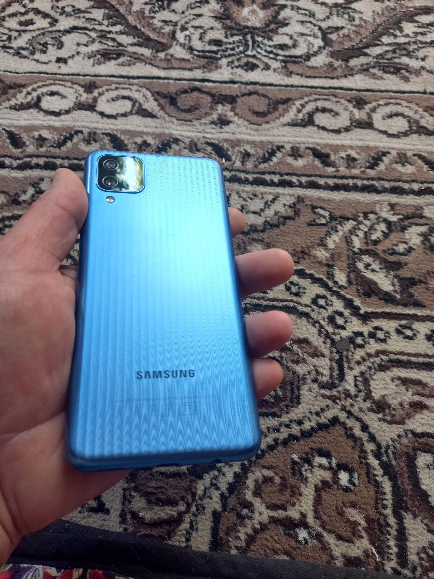 A12 samsung ideal holati tiniq 32GB hotirasi 2 sim kartasi imey bo'gan