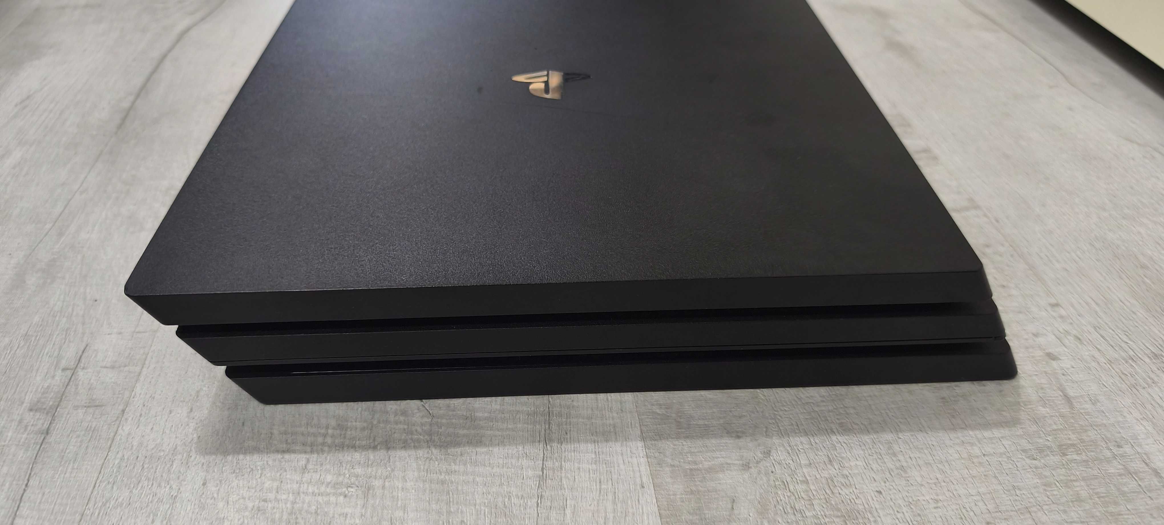 Продавам Sony playstation 4 PRO