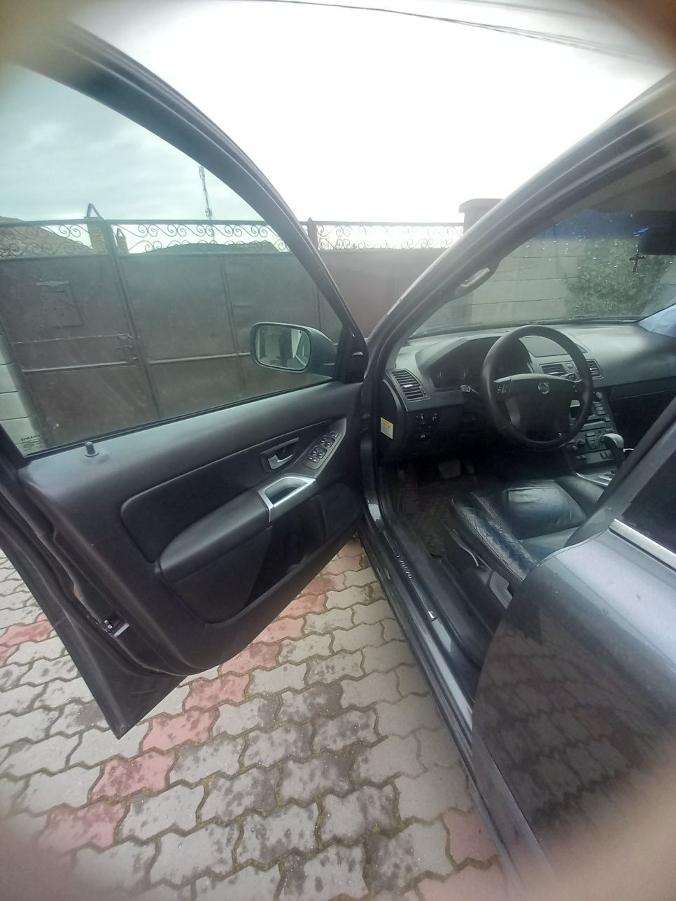 Volvo  xc90 2005