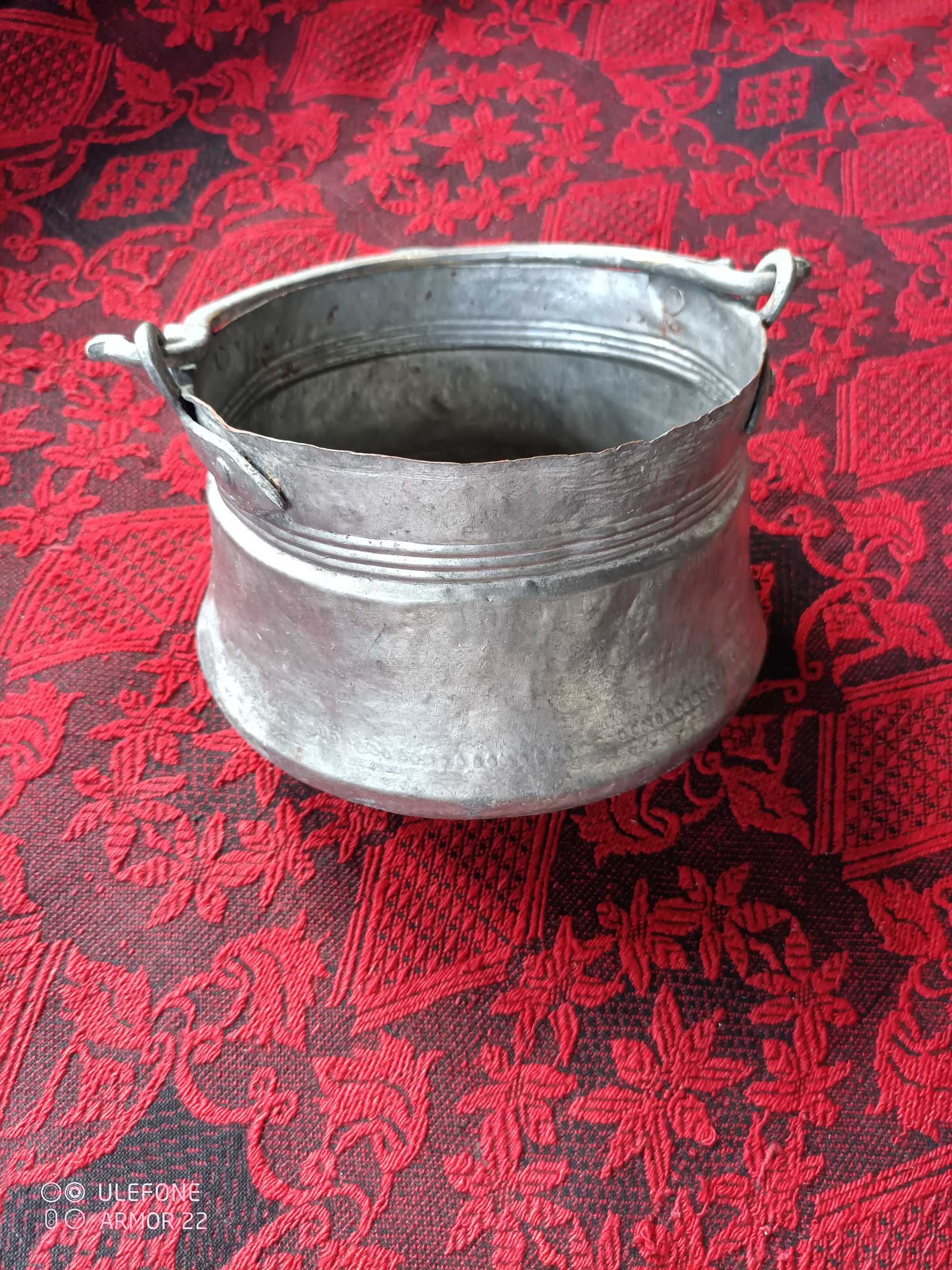 Бакърено котле. Запазено.