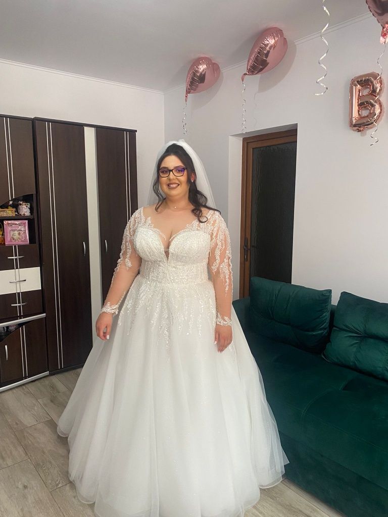 Rochie de mireasa stil A-line