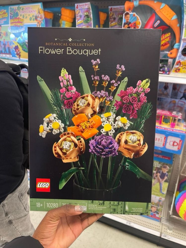 Осталось 2 шт пр САМЫМ  низким ценам на Лего цветы