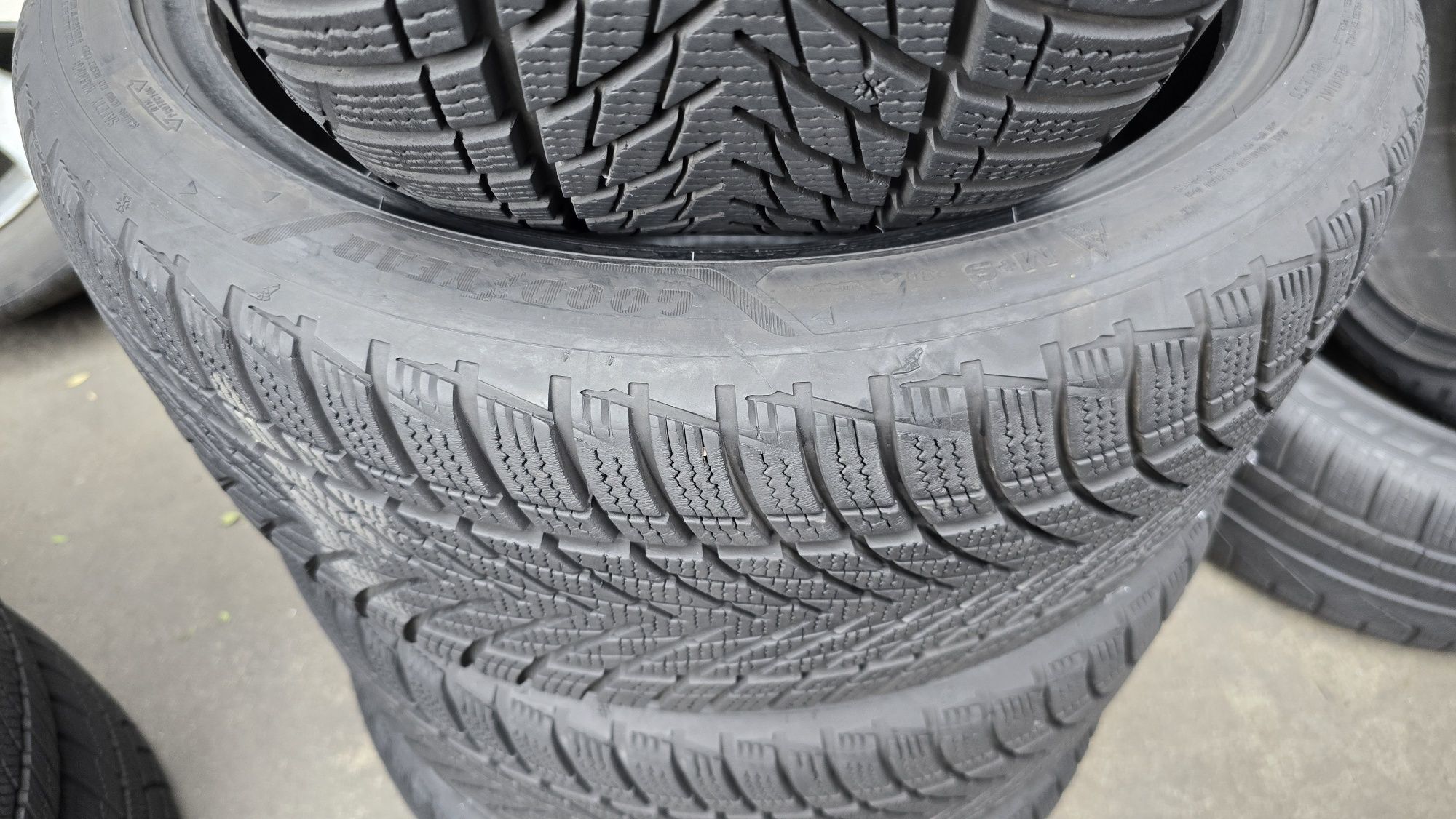4 anvelope iarnă Goodyear 225/40/18 dot 2023