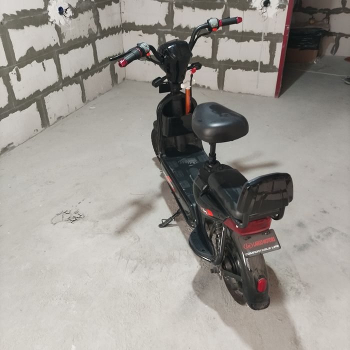 Скутер 2025 года