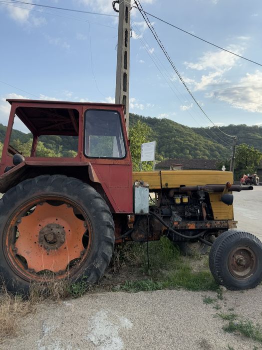 Tractor U650 cu cabină + remorcă