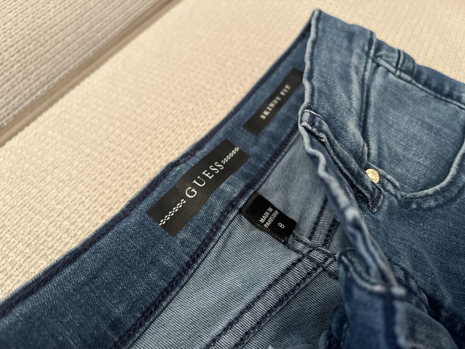 Дънки Guess + тениска Guess