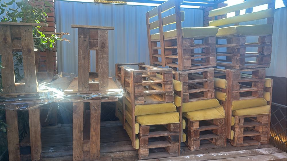 Продам столы и стулья