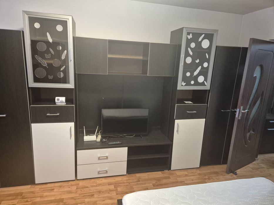 Închiriez garsonieră