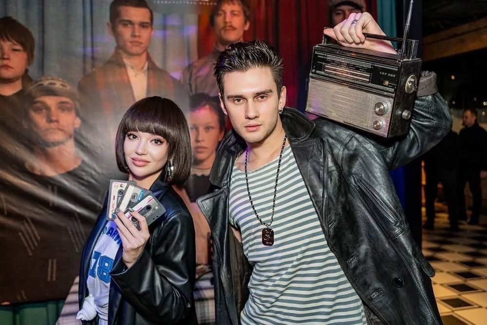 Диджей с Ведущим DJ, MC (Русский, Английский)