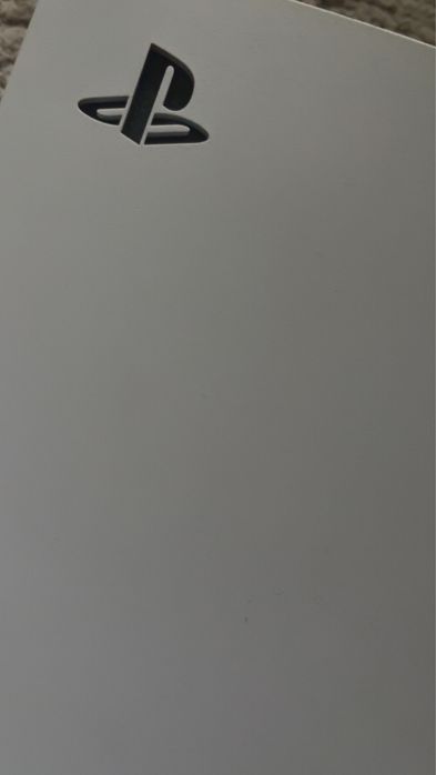 PlayStation 5 + 2 DualSense Controllers – Excellent Condition