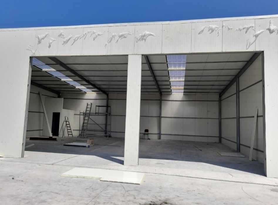 Vând hală metalica 25x10x4