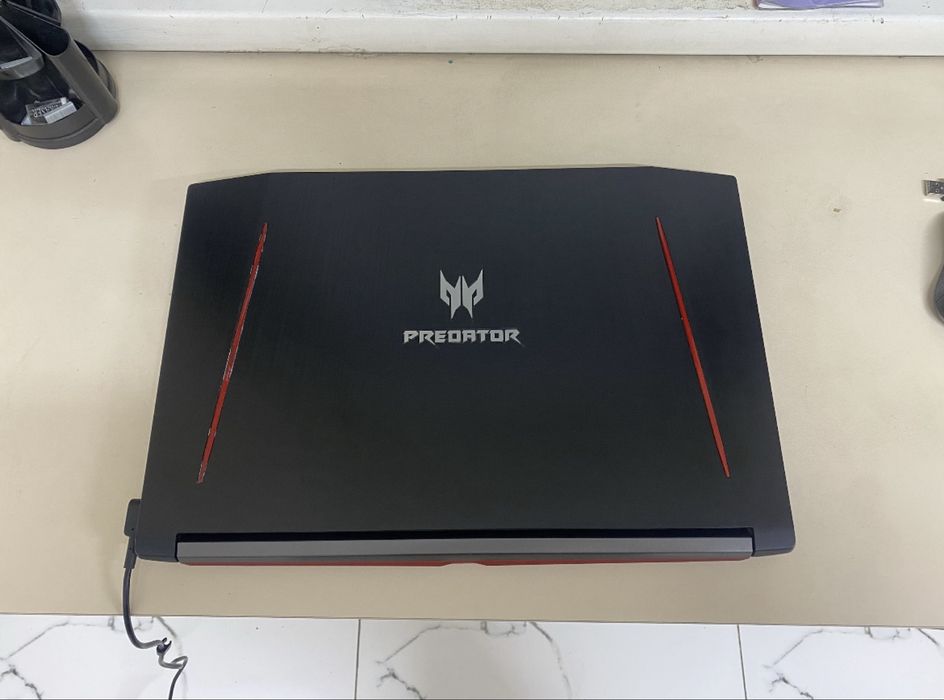 Игровой ноутбук Acer Predator i5-8300/GTX1050ti/озу 12гб/1tb