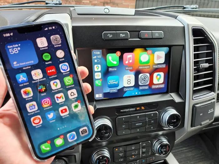 Apple CarPlay Безжичен Адаптер / Безкабелен Carplay -USB Plug and Play