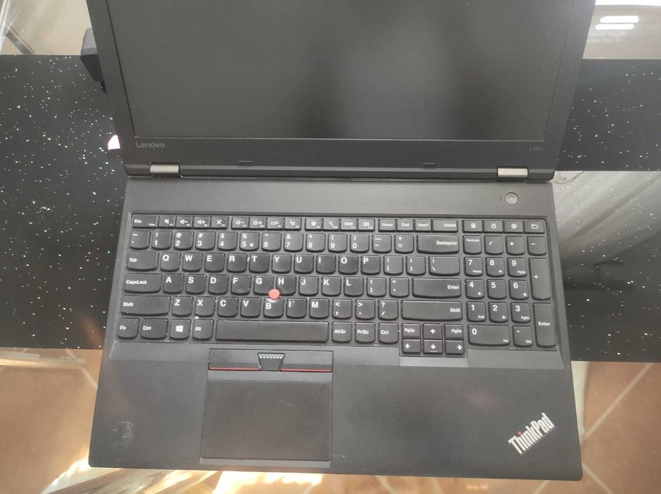 Laptop Lenovo folosit foarte puțin
