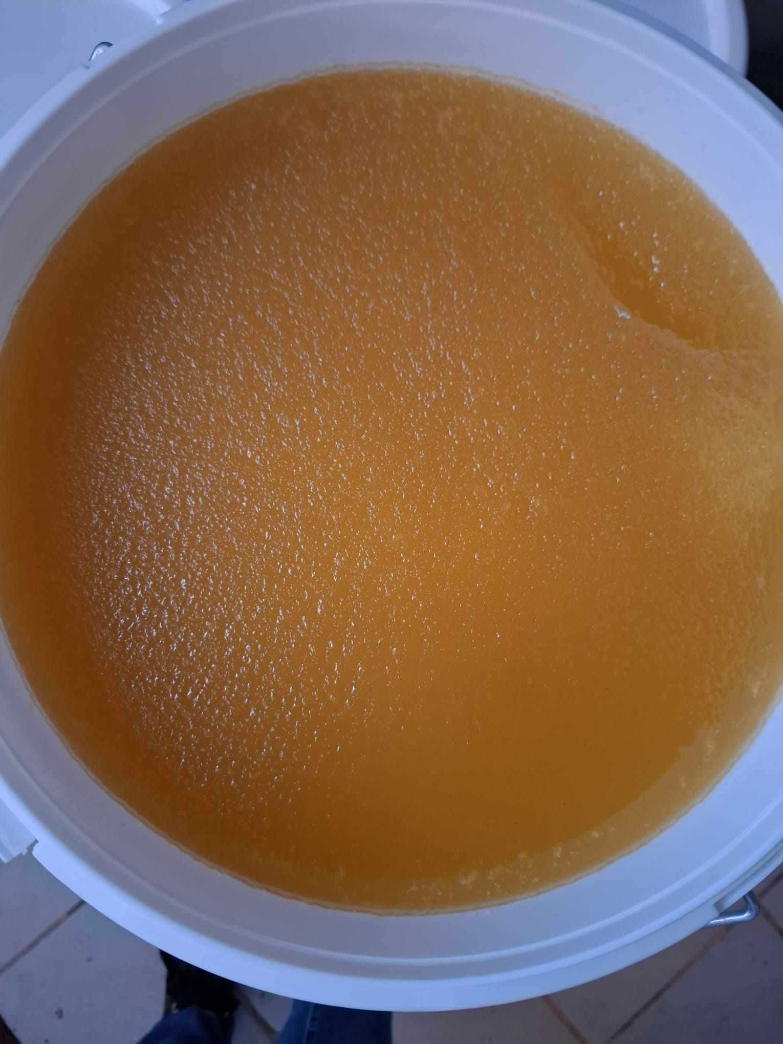 Vand miere vrac la galeata de aprox. 20-22 kg