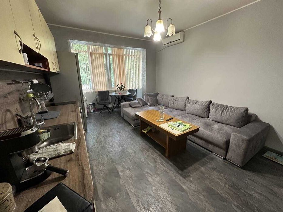 Тристаен апартамент в Каменица 1