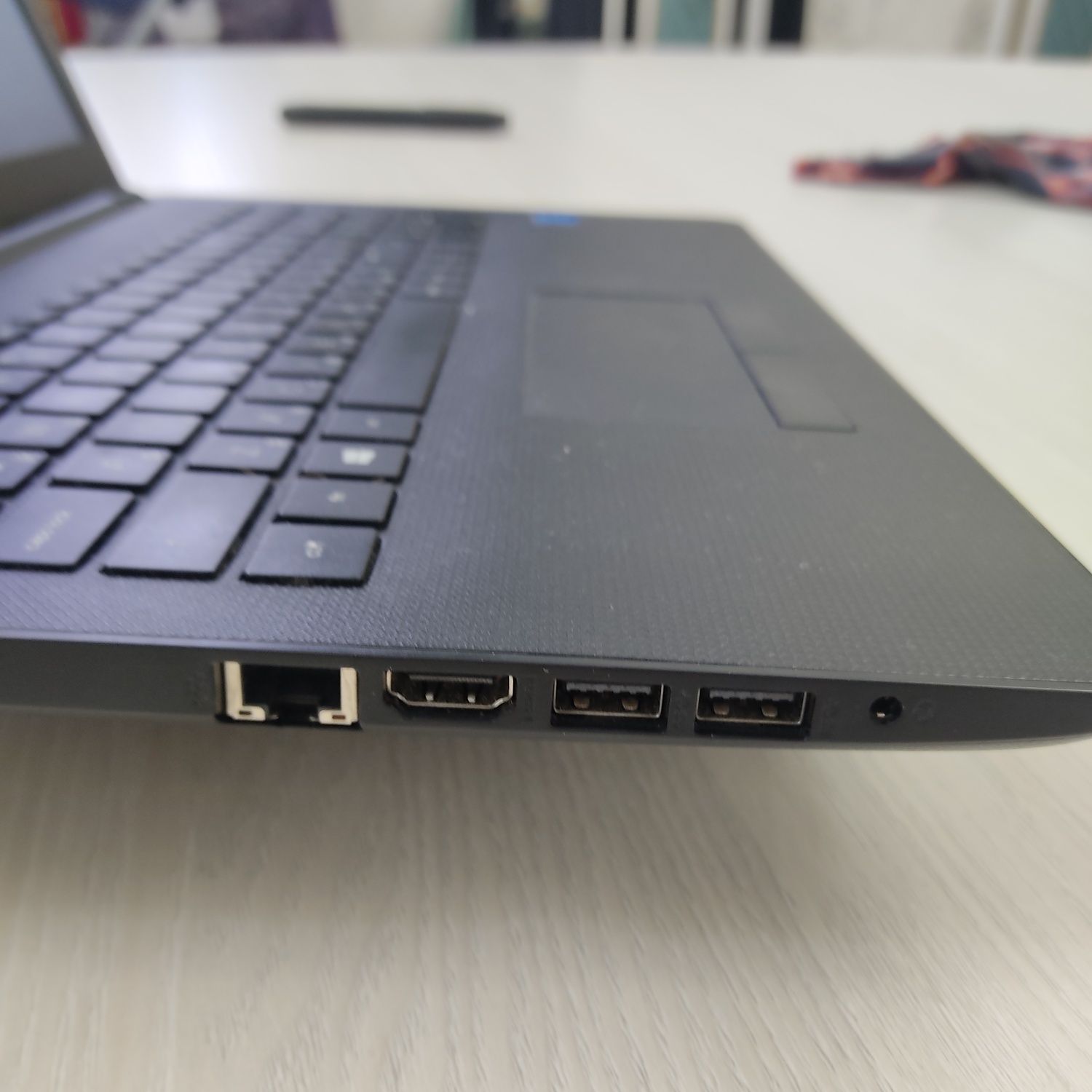 Ноутбук Acer находится в Ашшыбулаке зарядка есть процесор Пентинум.