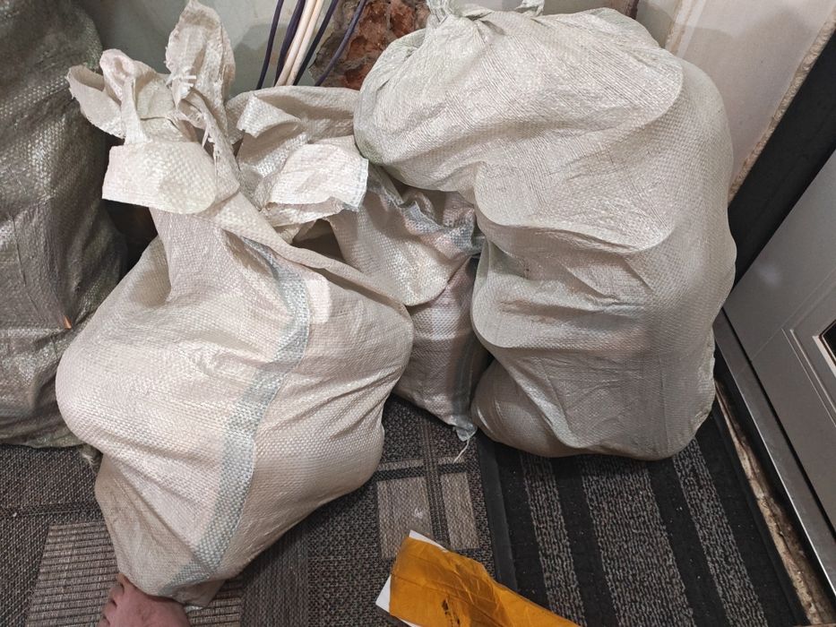 Отдам банки 2х 3х литровые