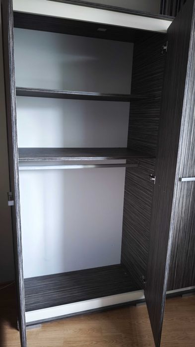 Трикрилен гардероб + скрин, като НОВИ