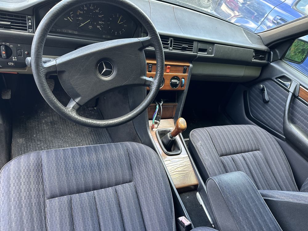 Mercedes W124 200d