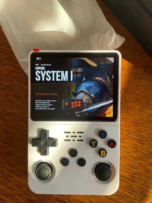 Consola portabila retro R36S originala sigilata 15000 jocuri incluse