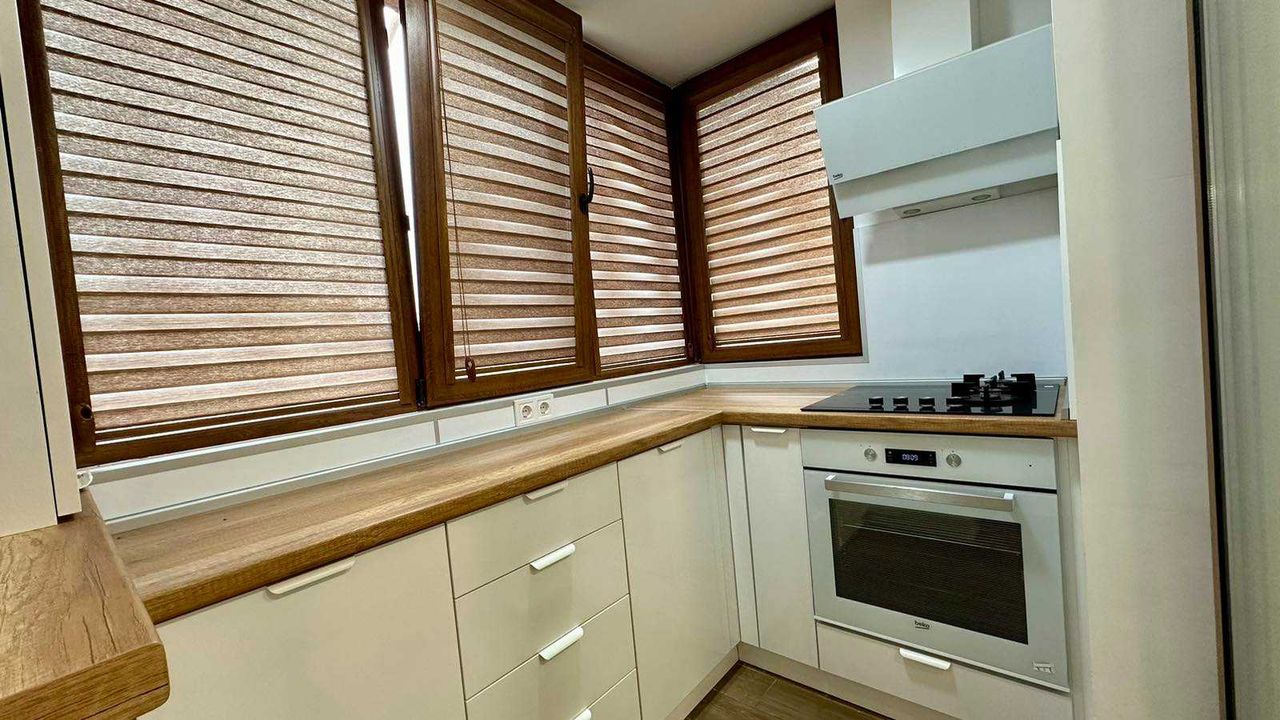 Дава се под наем Тристаен апартамент в Габрово, Център - 89 кв.м за 459 € - Снимка #5