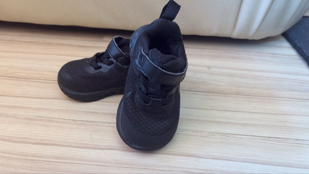 Бебешки Спортни Обувки NIKE REVOLUTION 5