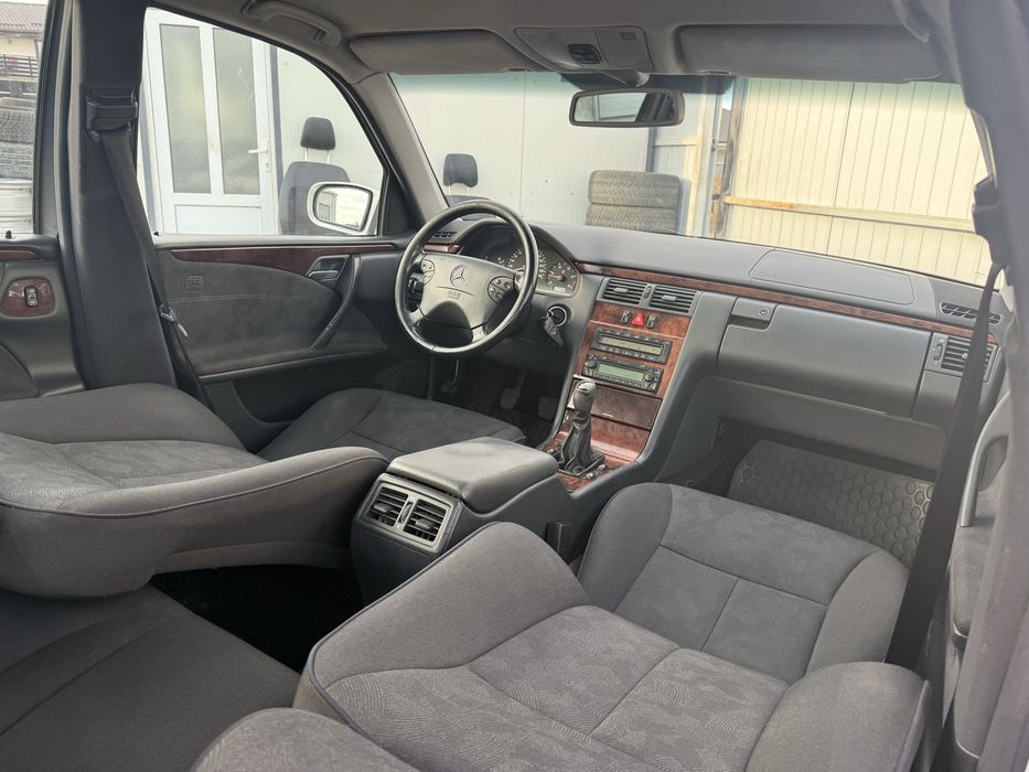 Mercedes E220* 2.2 cdi* 143cp* 1999!!!