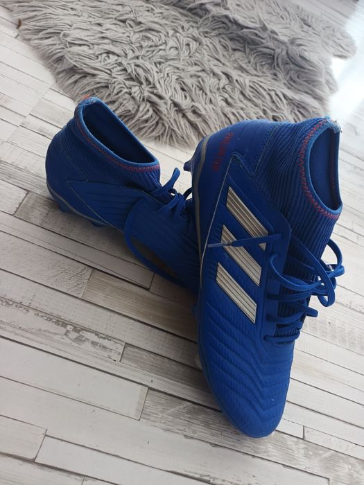 Crampoane Adidas predator marimea 44 sunt ca noi !