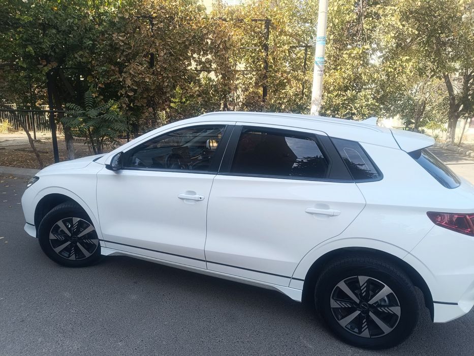 Byd e 2 ideal xolati yengide moshina